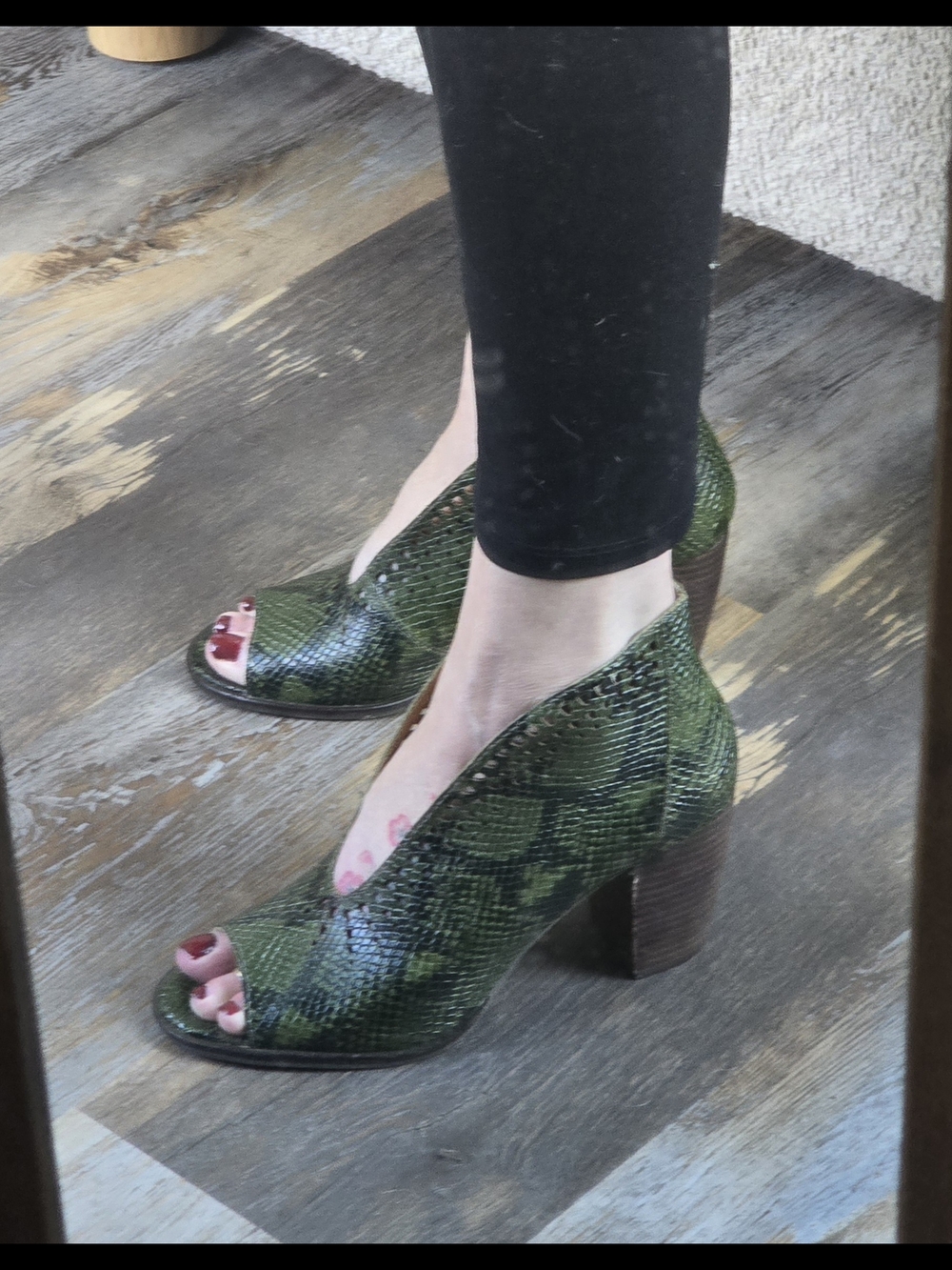 Lucky Brand Womens Green Snake Print Peep Toe Heeled Sandal/Bootie Size 8.5